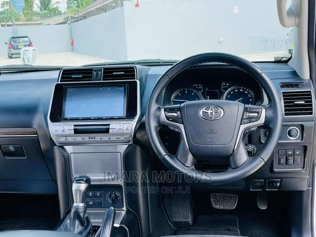 Toyota Land Cruiser Prado 2019 White