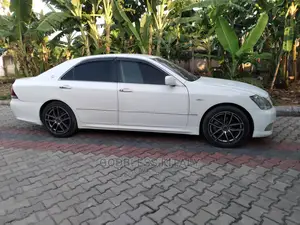 Toyota Crown 2004 White