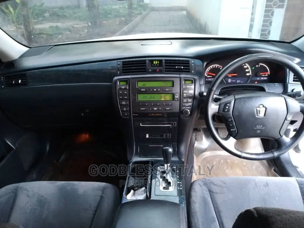 Toyota Crown 2004 White
