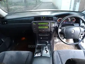 Toyota Crown 2004 White