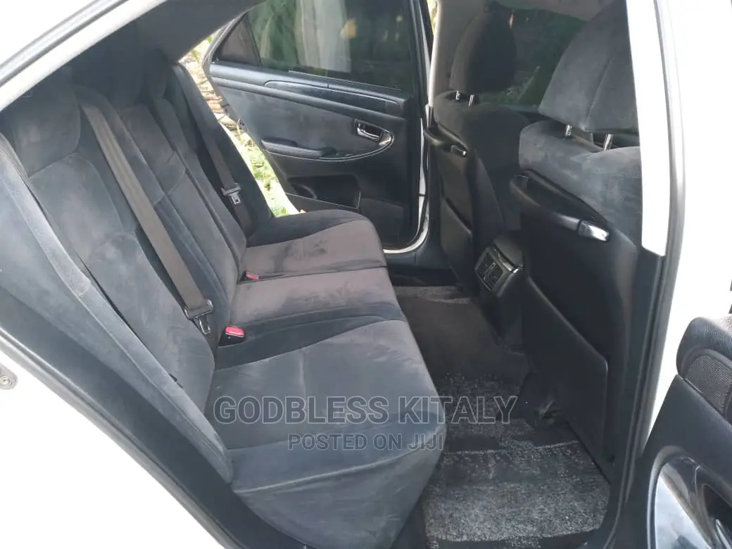 Toyota Crown 2004 White