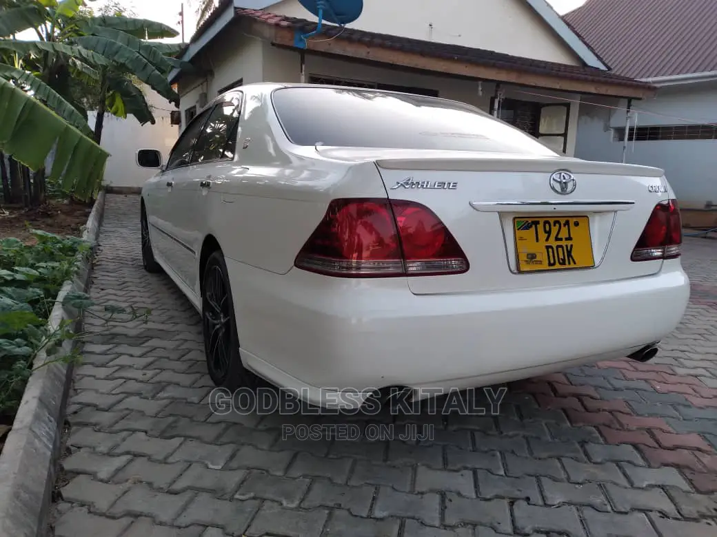 Toyota Crown 2004 White