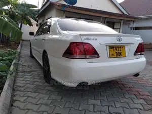 Toyota Crown 2004 White