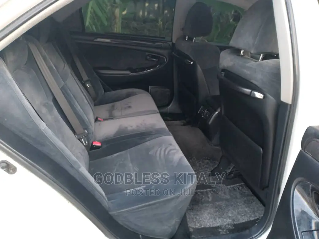 Toyota Crown 2004 White