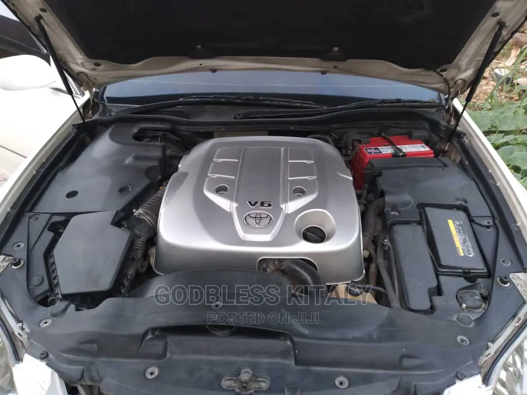 Toyota Crown 2004 White