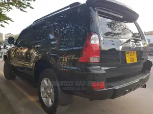 Toyota Hilux 2006 Black
