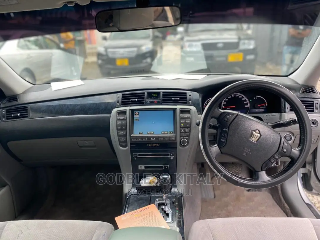 Toyota Crown 2005 Royale Silver