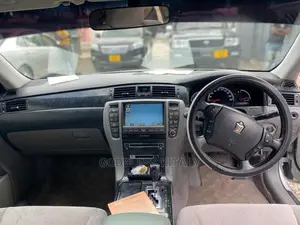 Toyota Crown 2005 Royale Silver