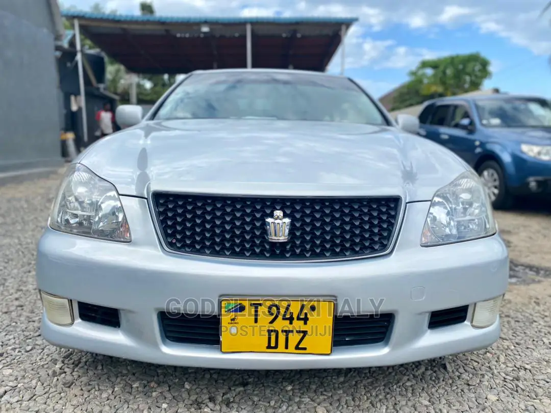 Toyota Crown 2005 Royale Silver