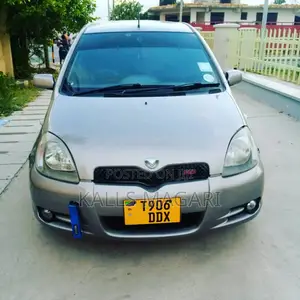 Toyota Vitz 2003 Gray