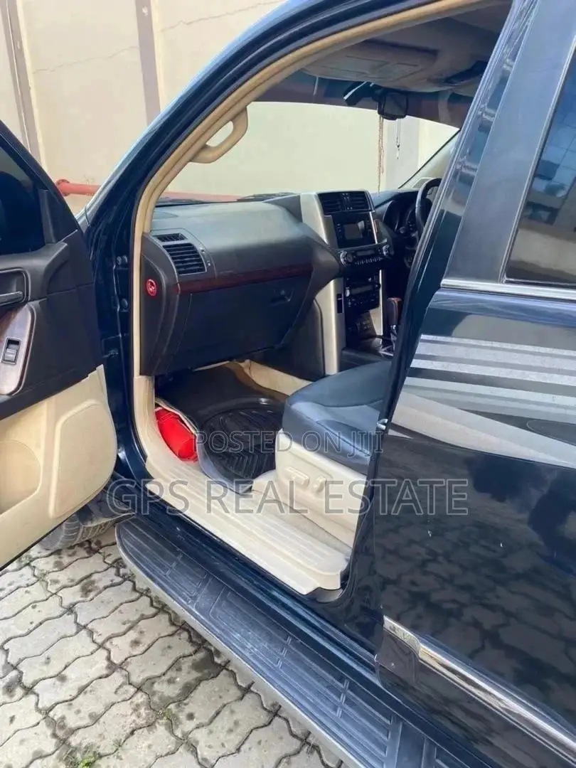 Toyota Land Cruiser 2009 4.7 VX-R Black