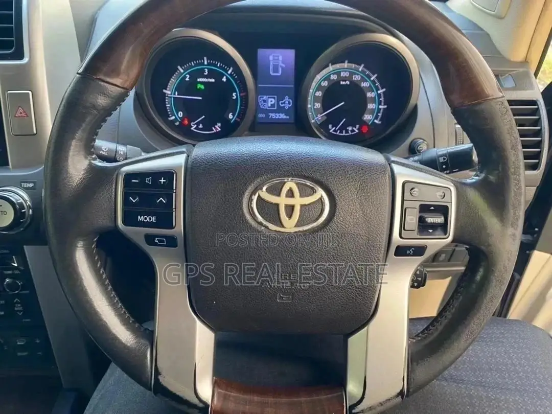 Toyota Land Cruiser 2009 4.7 VX-R Black
