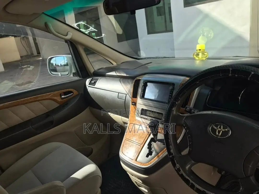 Toyota Alphard 2004 Gray