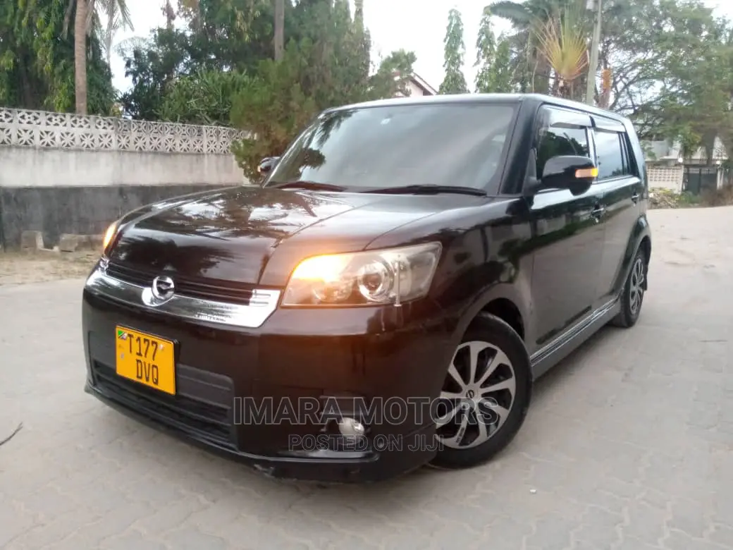 Toyota Corolla Rumion 2010 Black