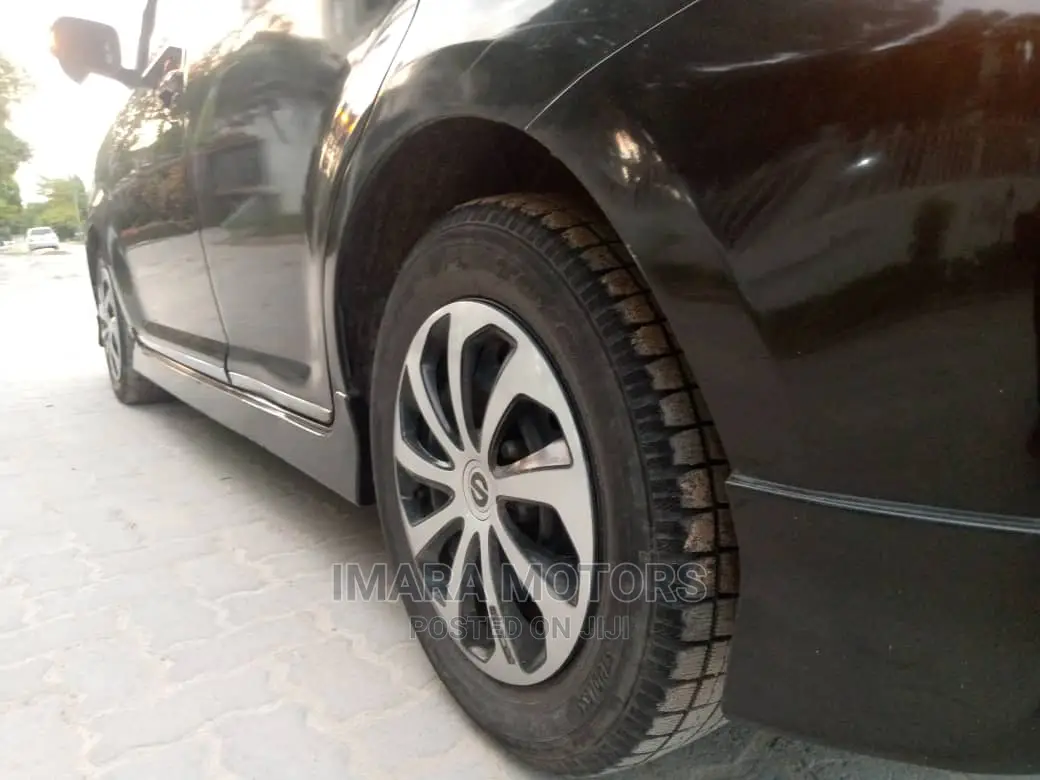 Toyota Corolla Rumion 2010 Black
