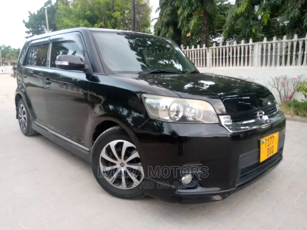 Toyota Corolla Rumion 2010 Black