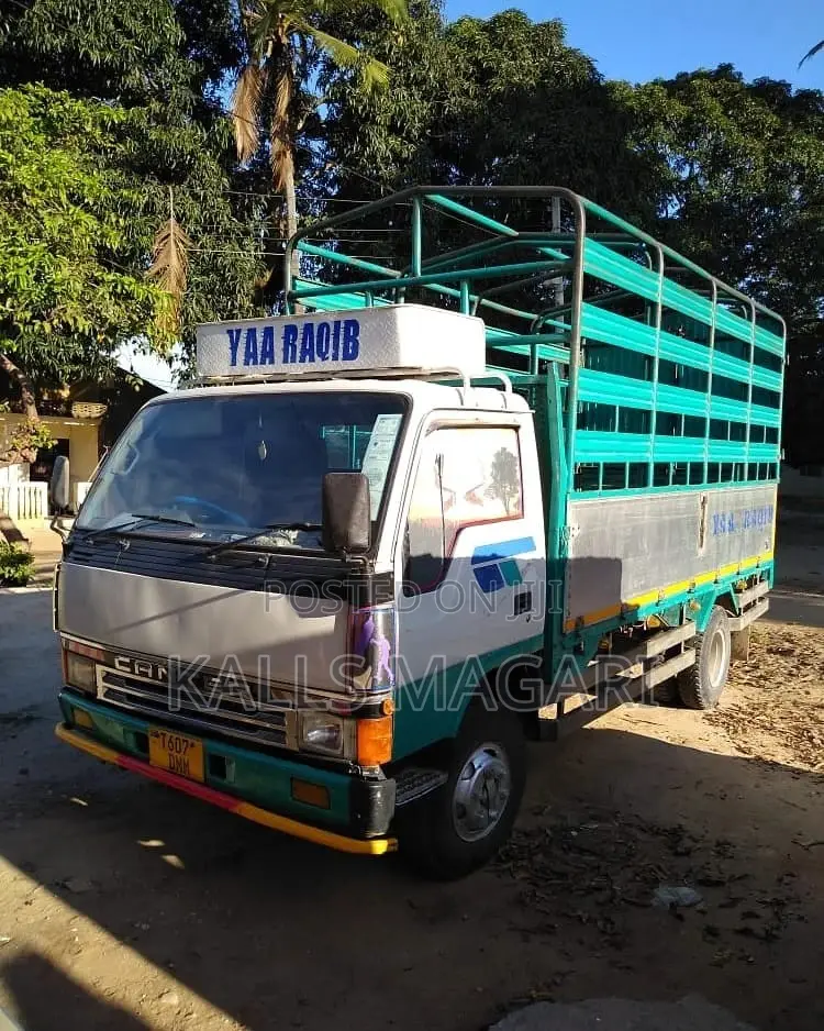 Mitsubishi Canter 1993 Silver