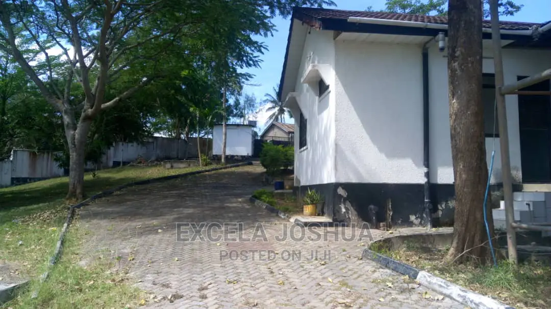 5bdrm House in , Mbezi for Sale