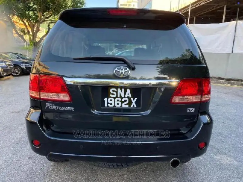 Toyota Fortuner 2007 Black