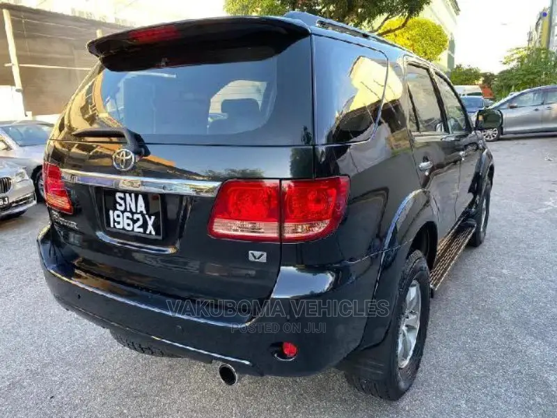 Toyota Fortuner 2007 Black