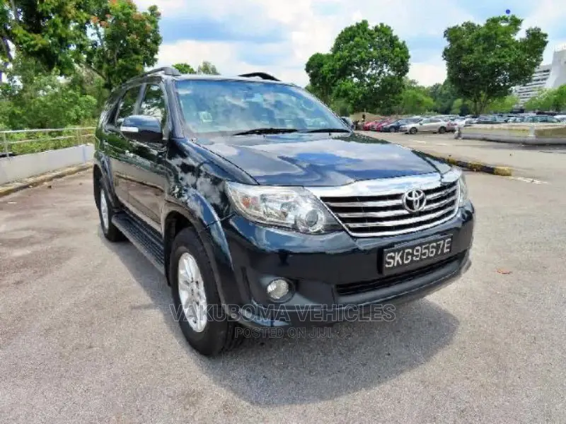 Toyota Fortuner 2012 Gray