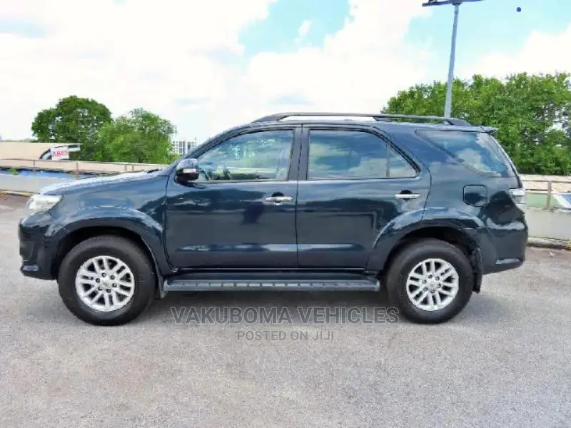 Toyota Fortuner 2012 Gray