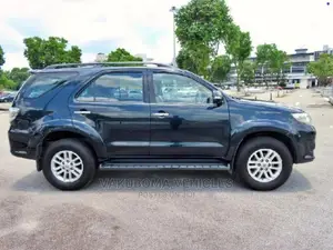 Toyota Fortuner 2012 Gray