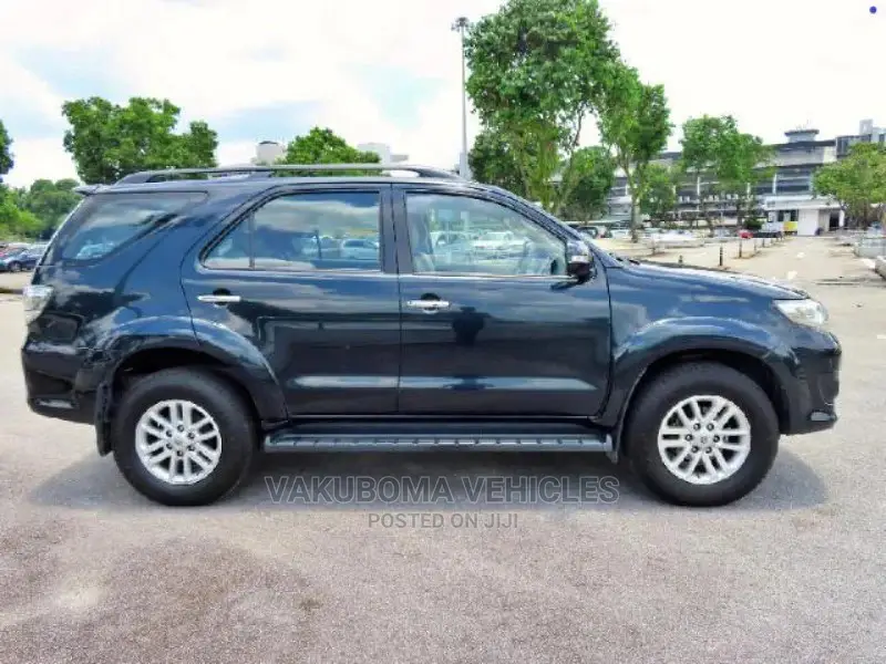 Toyota Fortuner 2012 Gray
