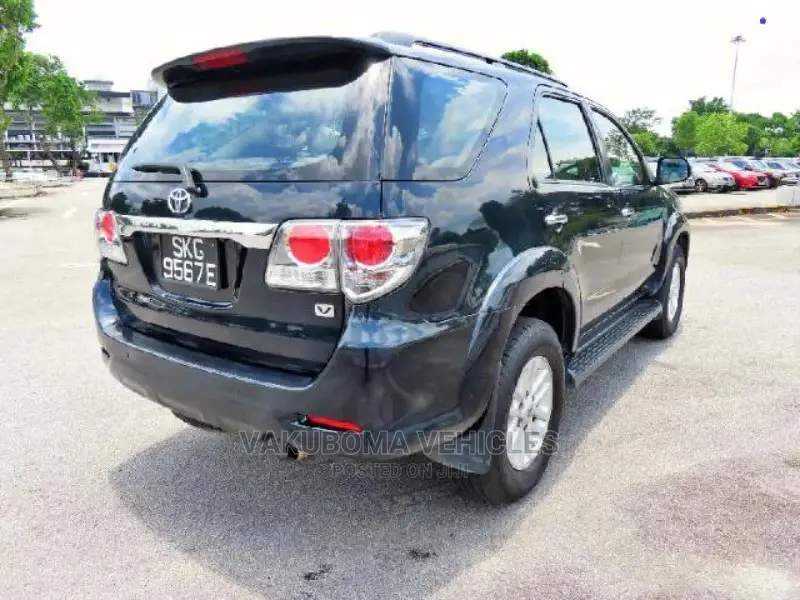 Toyota Fortuner 2012 Gray