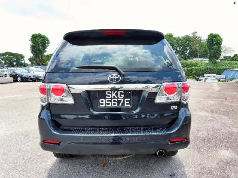 Toyota Fortuner 2012 Gray