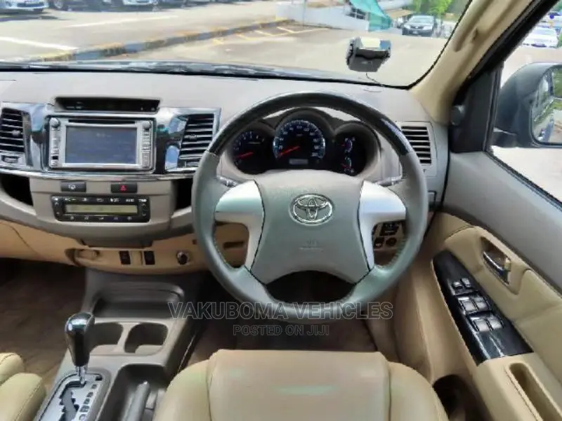 Toyota Fortuner 2012 Gray