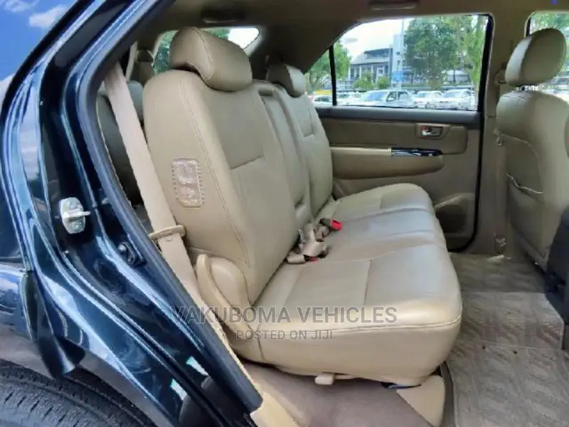 Toyota Fortuner 2012 Gray