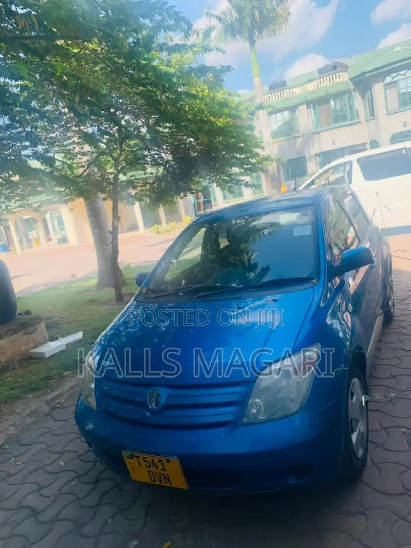 Toyota IST 2006 Blue