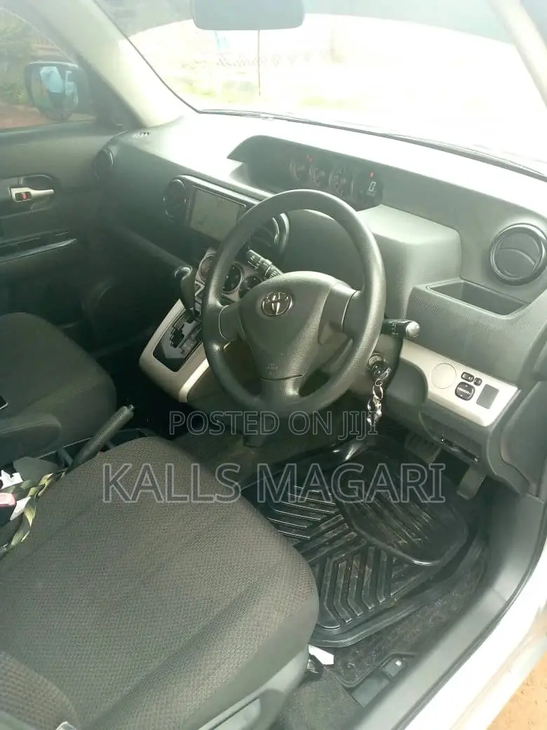 Toyota Corolla Rumion 2008 Black