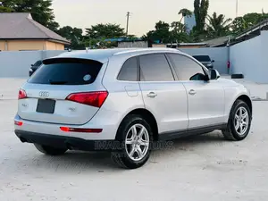 Audi Q5 2010 Gray