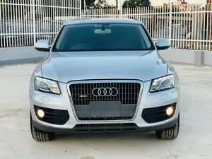 Audi Q5 2010 Gray