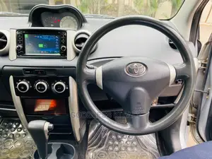 Toyota IST 2003 Silver