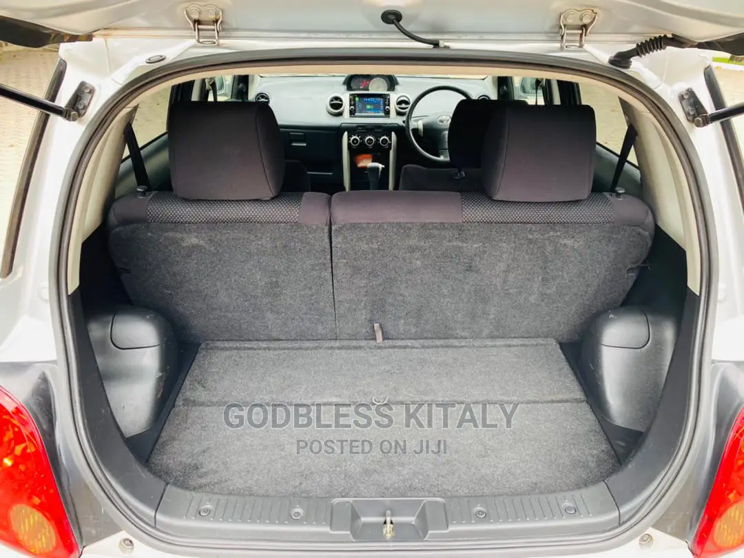 Toyota IST 2003 Silver