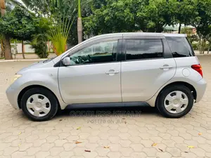 Toyota IST 2003 Silver
