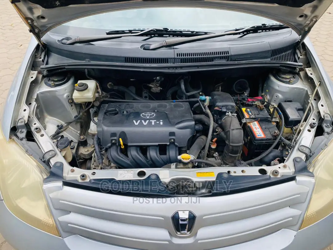 Toyota IST 2003 Silver