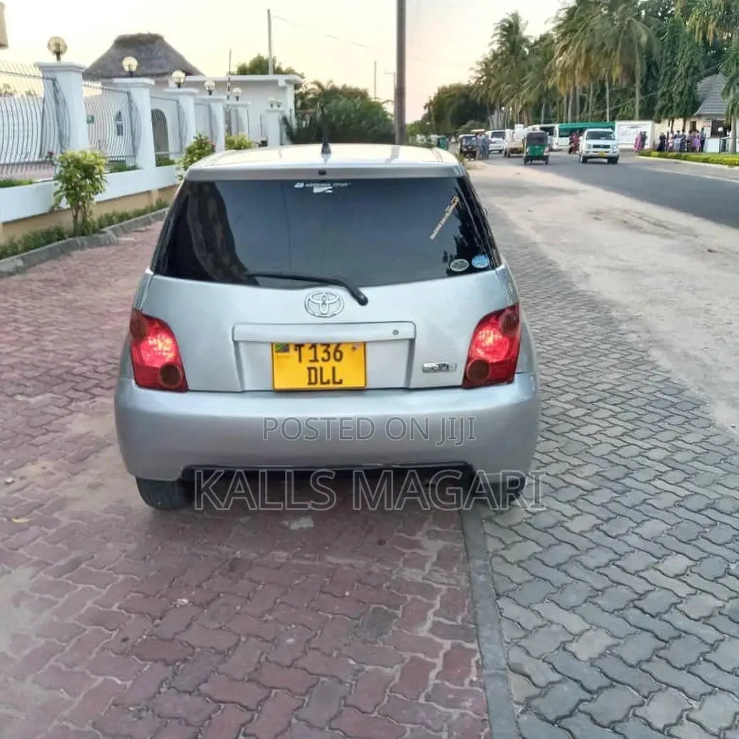 Toyota Alphard 2004 Silver