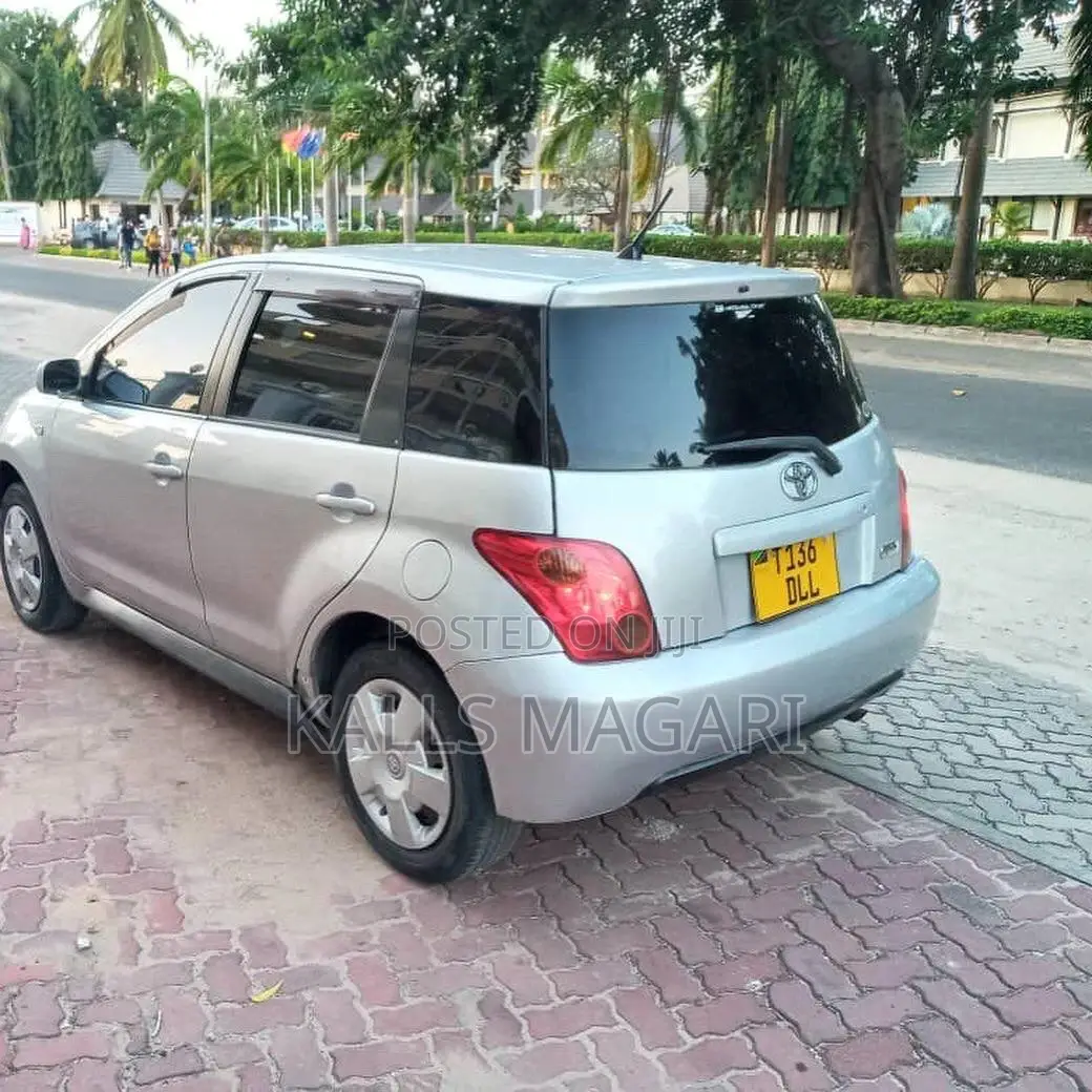 Toyota Alphard 2004 Silver