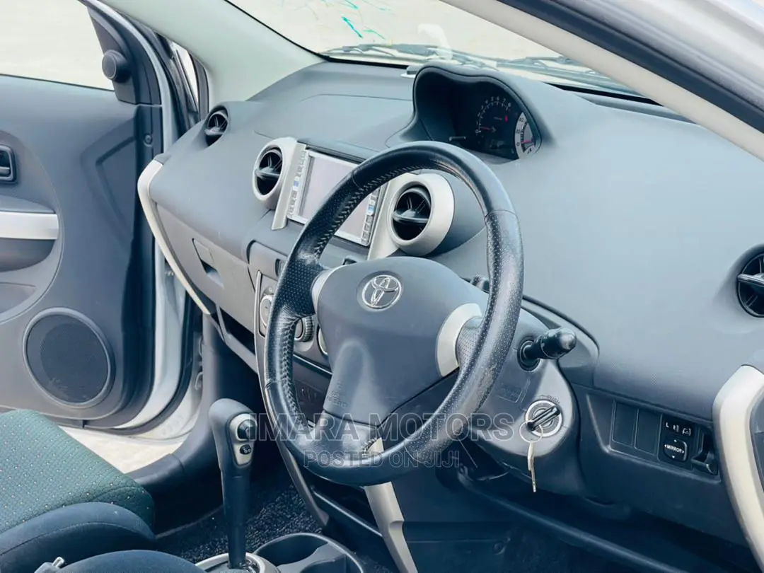Toyota IST 2006 Gray