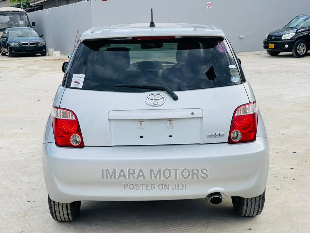 Toyota IST 2006 Gray