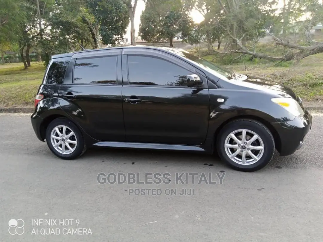 Toyota IST 2004 Black