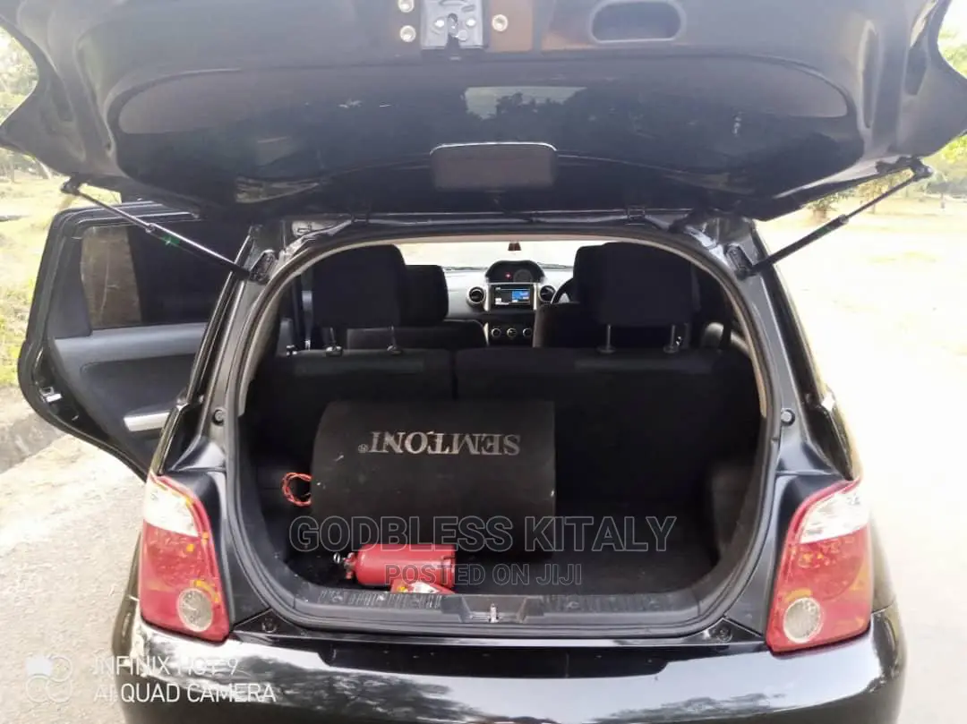 Toyota IST 2004 Black