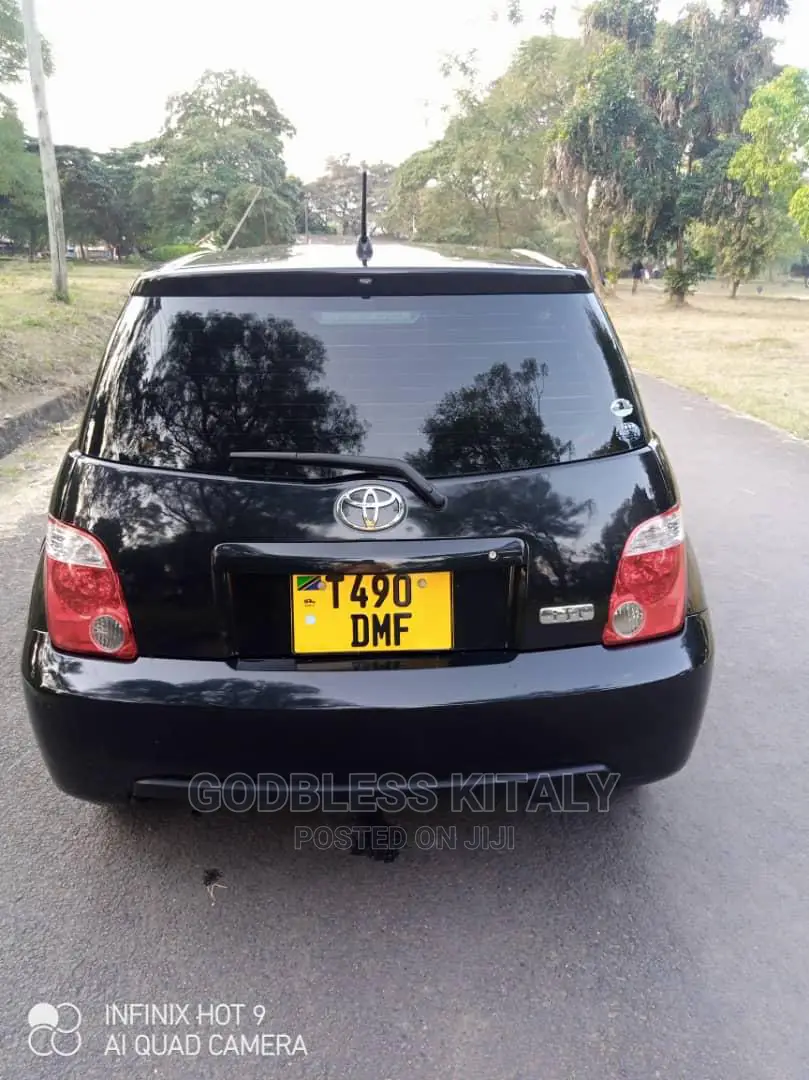 Toyota IST 2004 Black