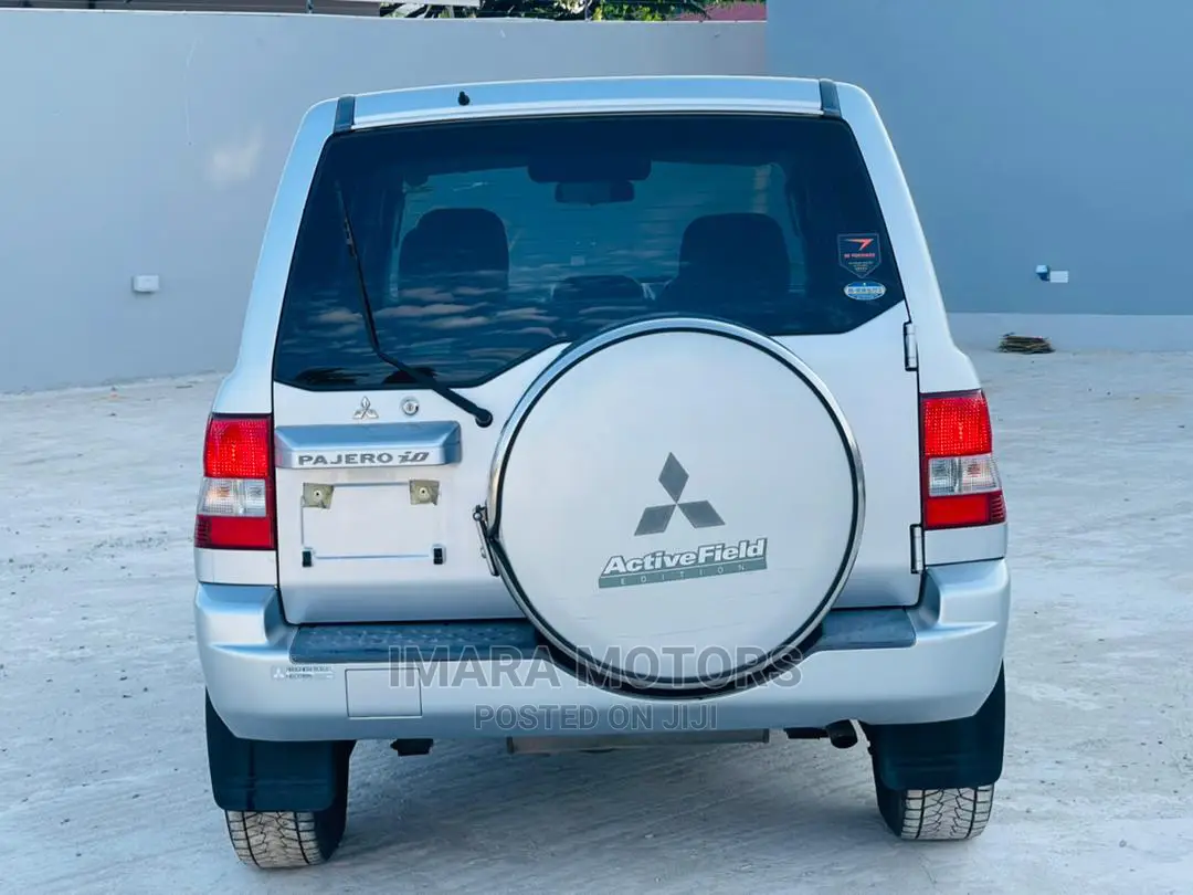 Mitsubishi Pajero 2006 Gray