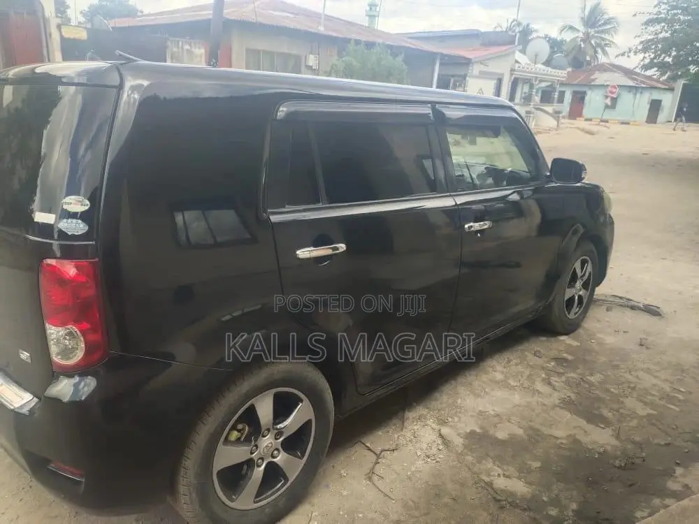 Toyota Corolla Rumion 2009 Black
