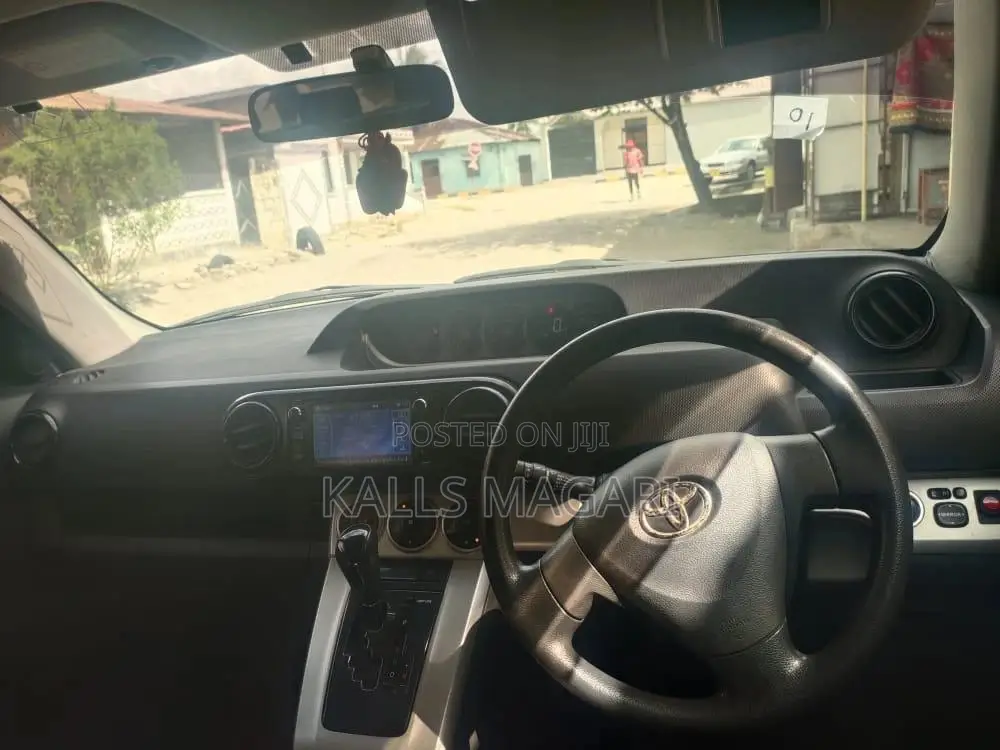 Toyota Corolla Rumion 2009 Black